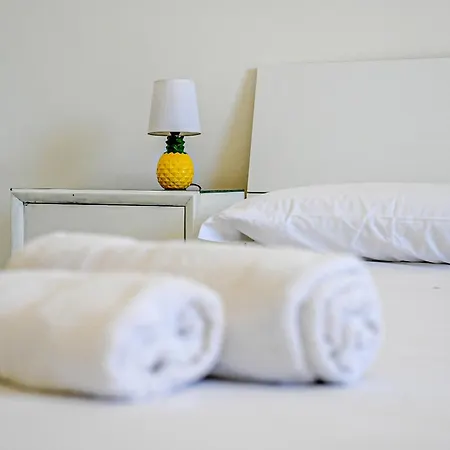 Carlotta Con Piscina Villa *