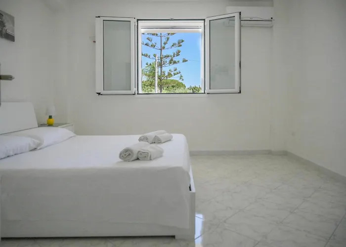 Carlotta Con Piscina * Lido di Noto