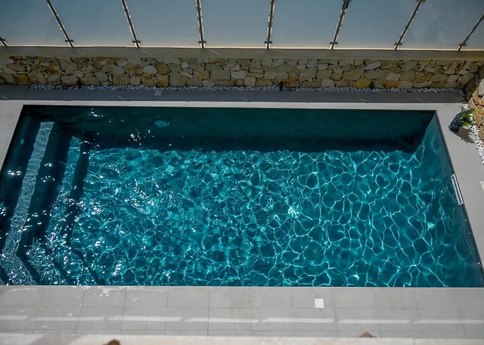 Carlotta Con Piscina Villa