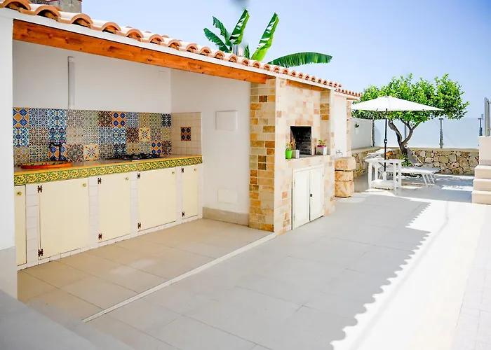 Carlotta Con Piscina Villa *